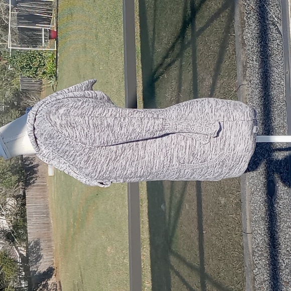 Roxy Juniors Gray Hooded Pullover Sweater Size Large - Picture 3 of 12